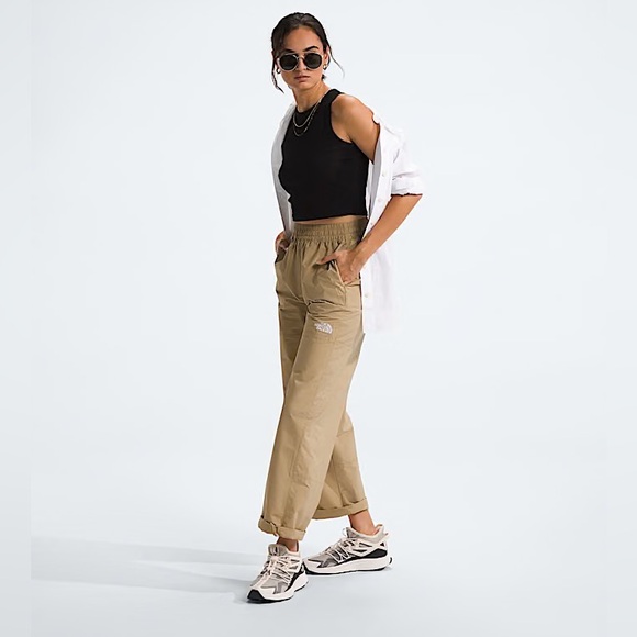 ๐ The Northface TNF Nylon Easy Wind Pant - Picture 3 of 10